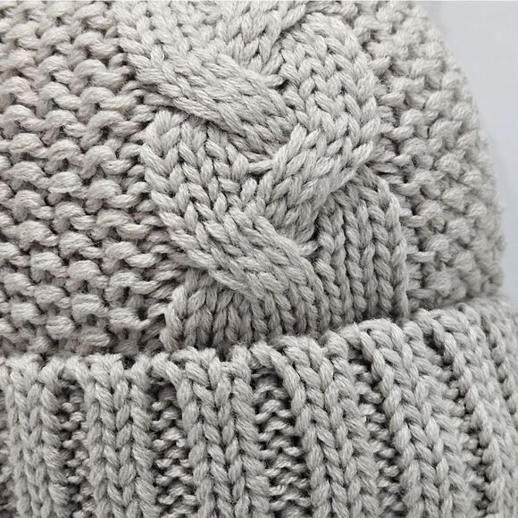 NWT, Solaris, heavy knitted beanie in taupe. - Picture 3 of 3